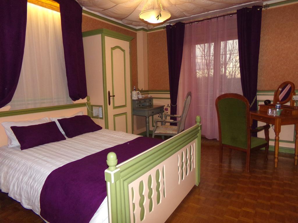 Domaine Capiet Bed & Breakfast Courpiac Exterior photo