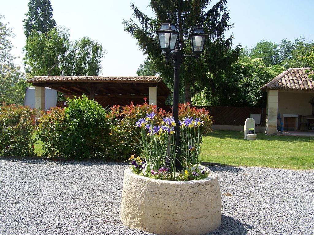 Domaine Capiet Bed & Breakfast Courpiac Exterior photo